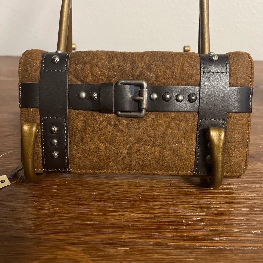 Montana West Trinity Ranch Brown Buckle Wallet NWT